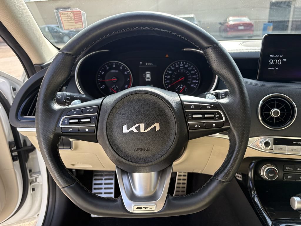 Used 2023 Kia Stinger GT-Line w/ Sun & Sound Package RWD image 15