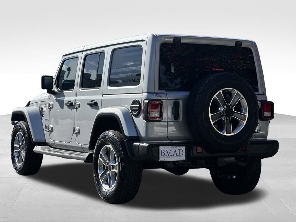 Used 2022 Jeep Wrangler Unlimited Sahara w/ Cold Weather Group image 9
