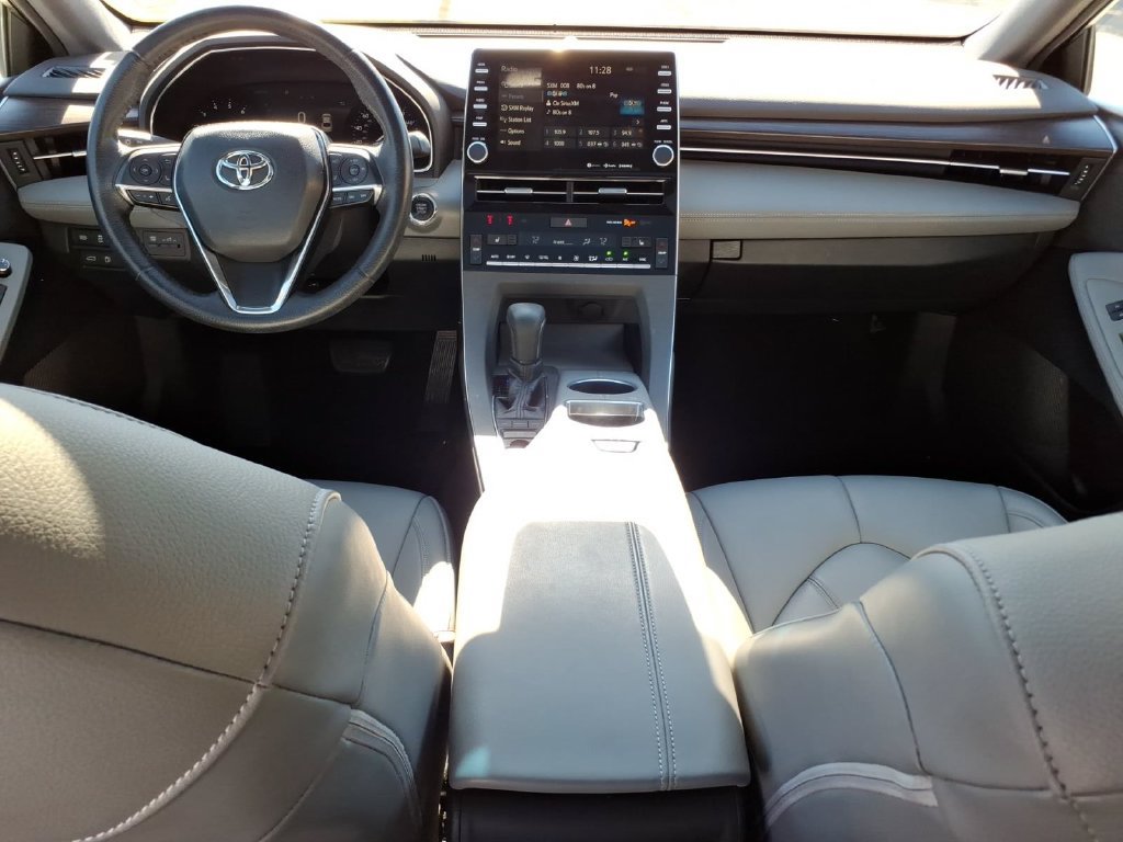 Used 2019 Toyota Avalon XLE w/ Moonroof Package FWD image 12