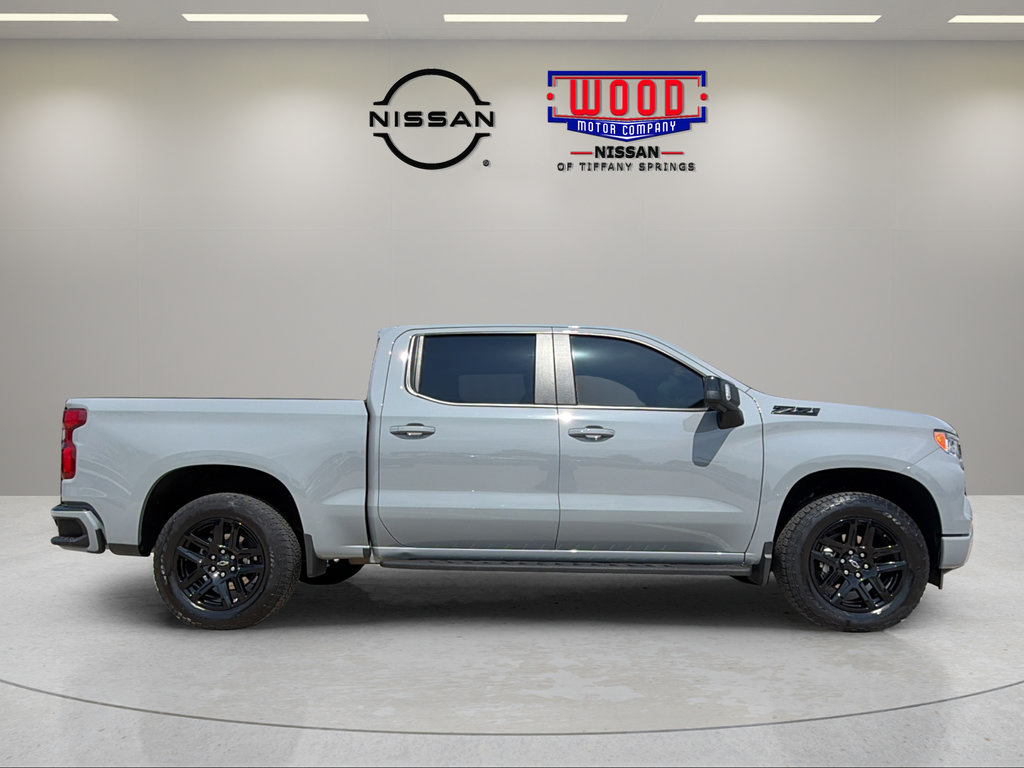 Used 2025 Chevrolet Silverado 1500 RST AWD/4WD image 2