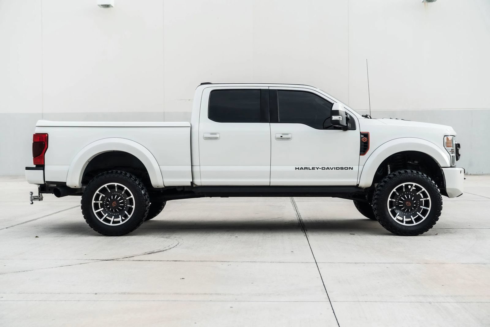 Used 2020 Ford F250 Lariat w/ Lariat Ultimate Package AWD/4WD image 4