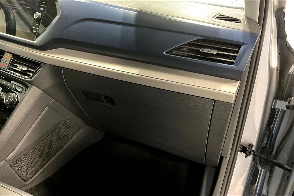 Used 2024 Volkswagen Taos SE image 19