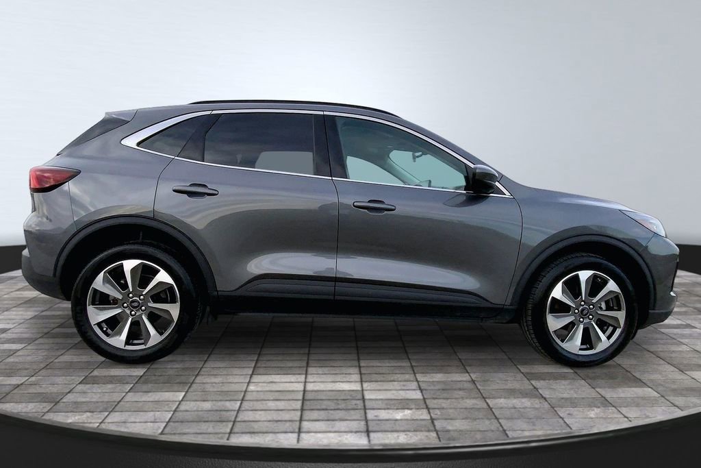 Used 2023 Ford Escape Platinum image 4