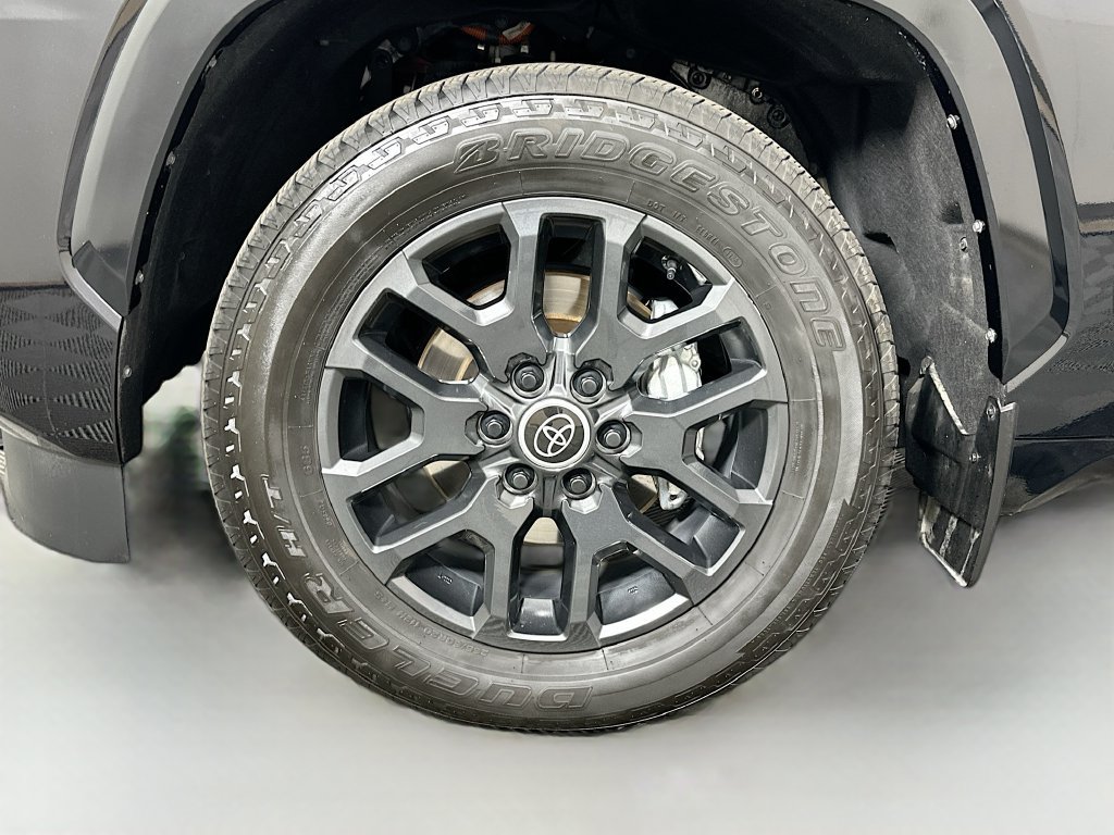 Certified 2024 Toyota Sequoia Platinum AWD/4WD image 33