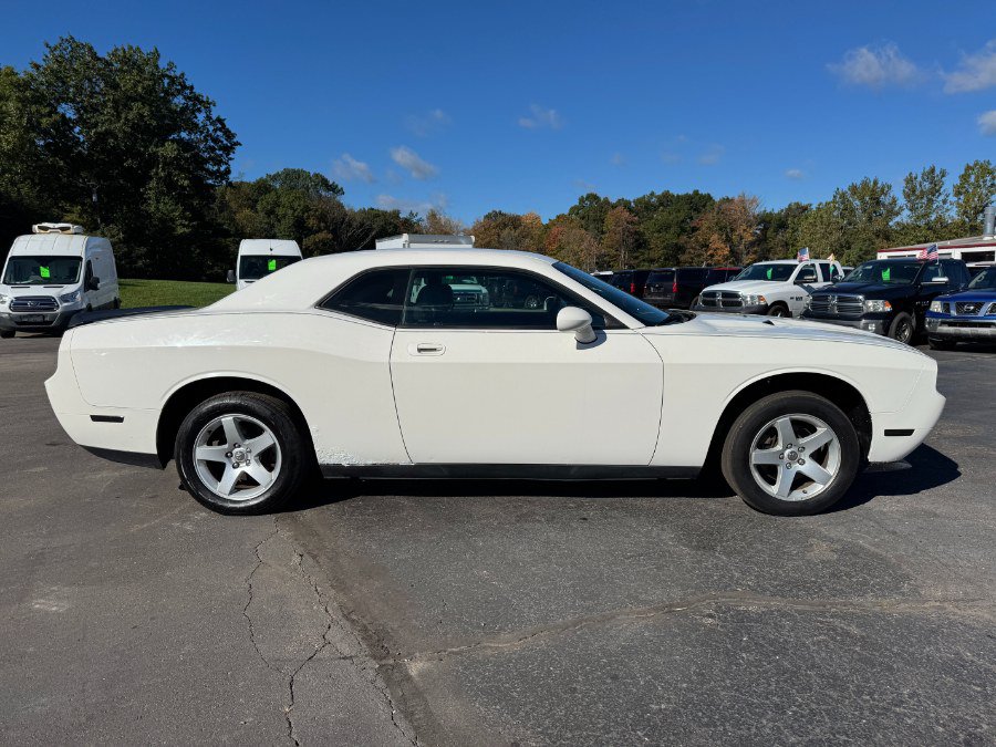 Used 2010 Dodge Challenger SE RWD image 6