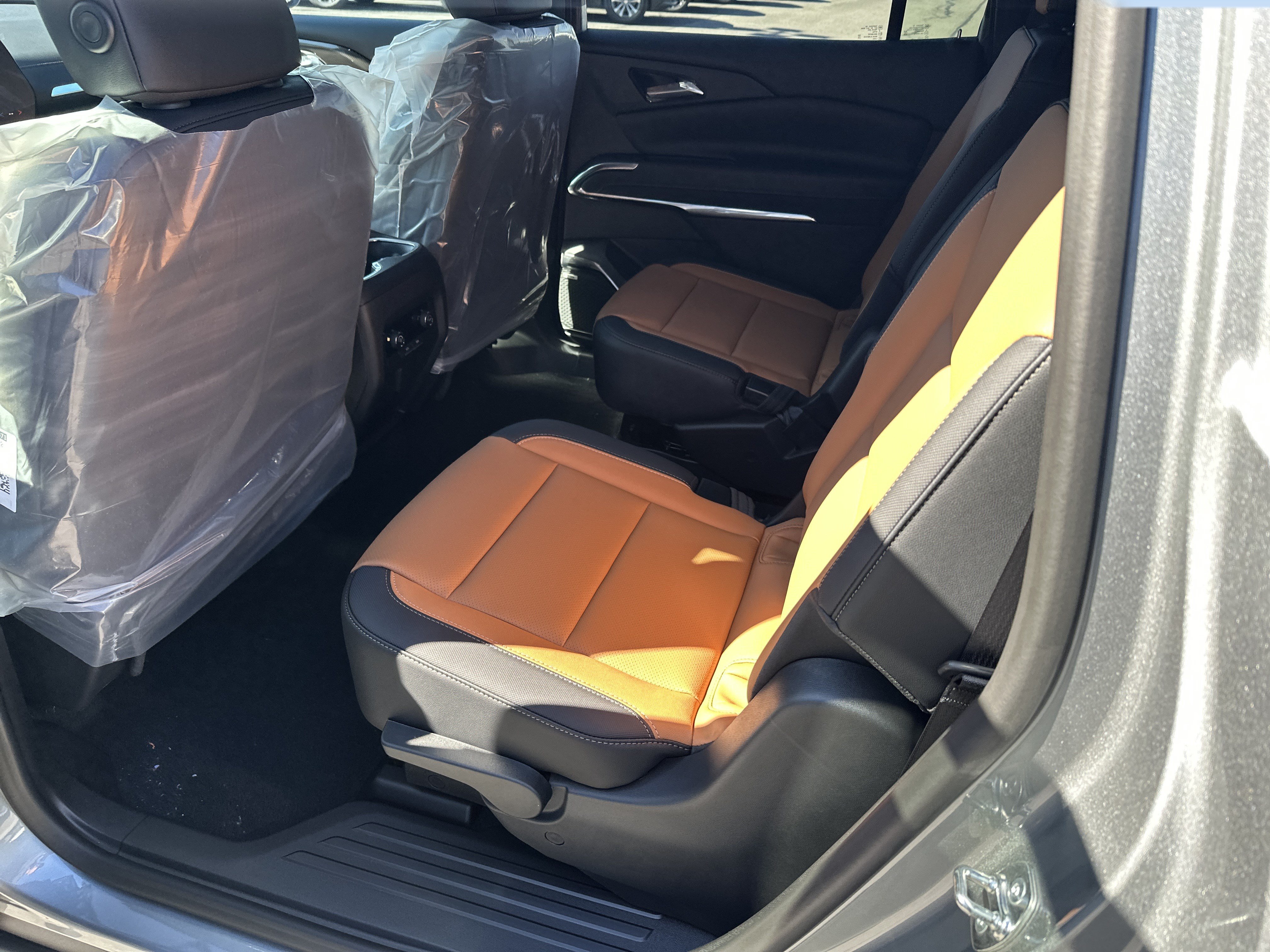 New 2027 Chevrolet Traverse Z71 w/ Enhanced Driving Package AWD/4WD image 6