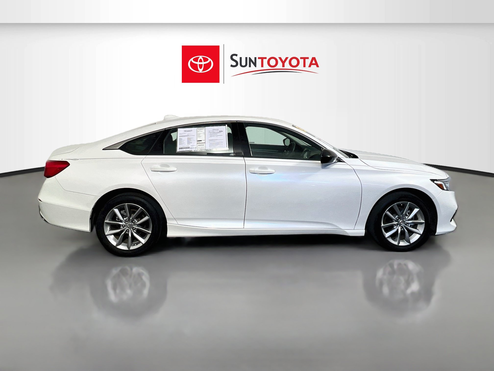 Used 2022 Honda Accord LX image 2