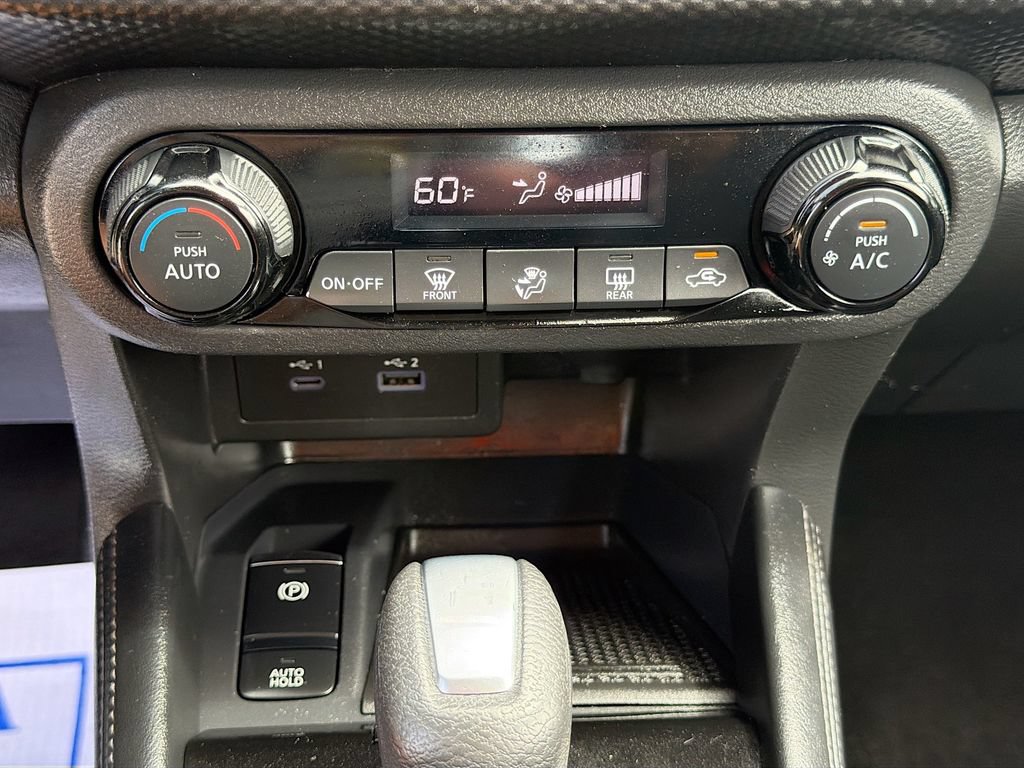 Used 2021 Nissan Kicks SV FWD image 16