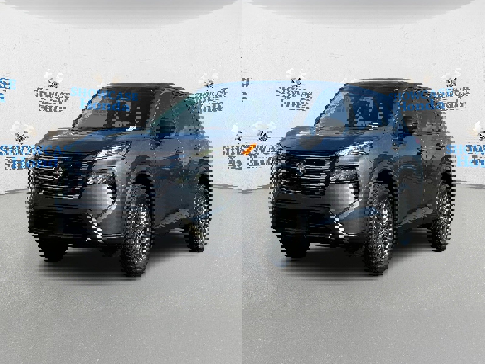 Used 2025 Nissan Rogue S image 2