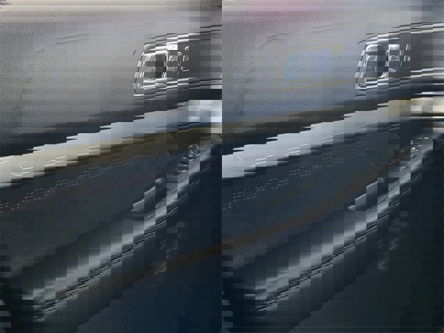 Certified 2019 Ford Explorer XLT w/ Equipment Group 202A image 38