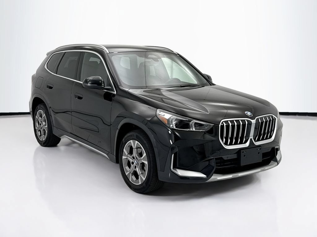 Used 2025 BMW X1 xDrive28i AWD/4WD image 3