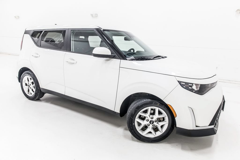 Used 2024 Kia Soul LX w/ Option Group 015 FWD image 8