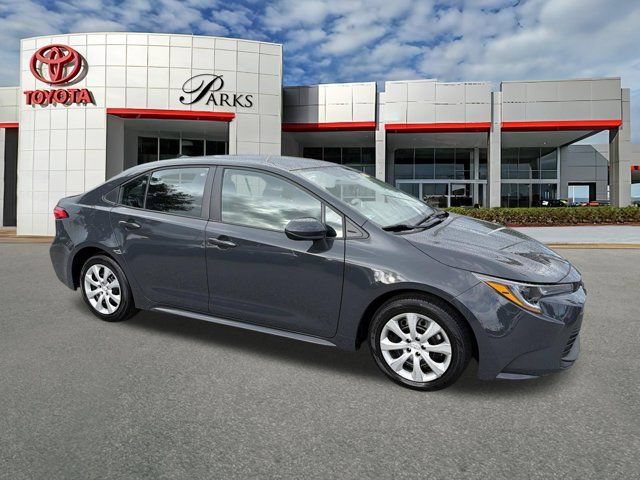Used 2025 Toyota Corolla LE FWD image 1
