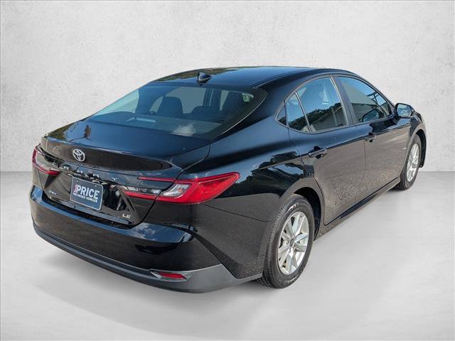 Used 2025 Toyota Camry LE FWD image 5