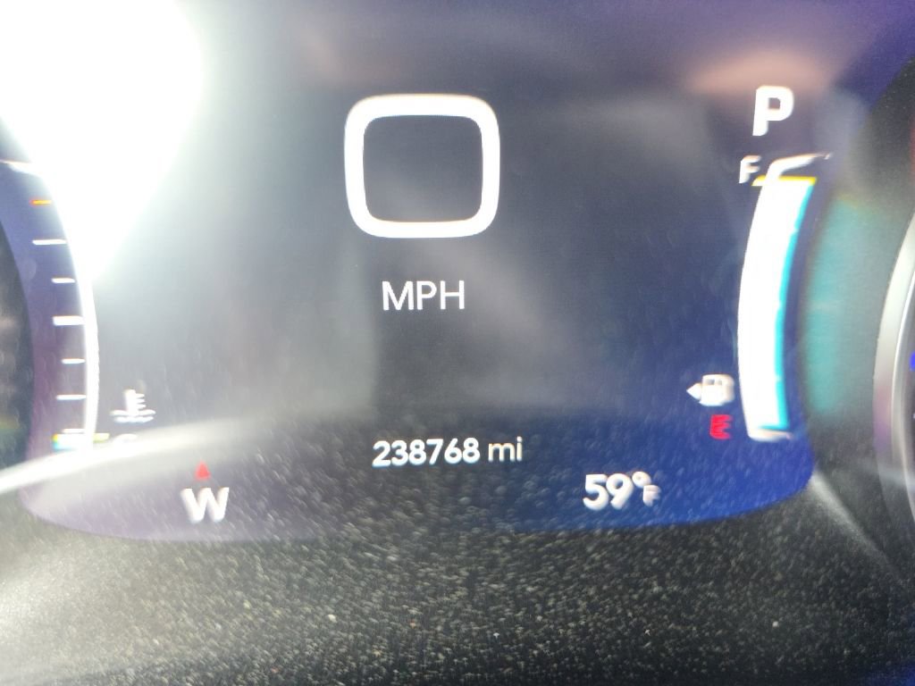 Used 2017 Chrysler Pacifica Touring-L Plus w/ Advanced Safetytec Group image 22