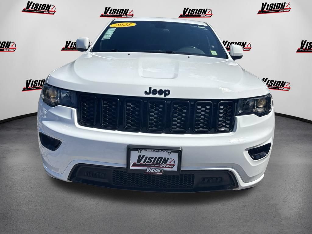 Used 2021 Jeep Grand Cherokee Laredo X AWD/4WD image 2