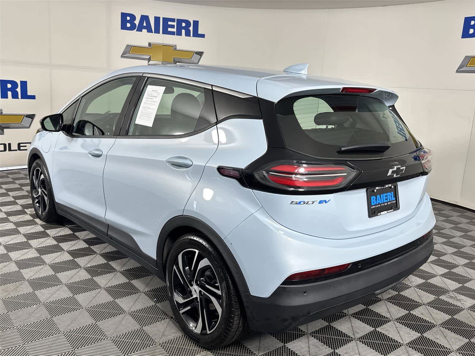 Used 2023 Chevrolet Bolt LT w/ Infotainment Package FWD image 3