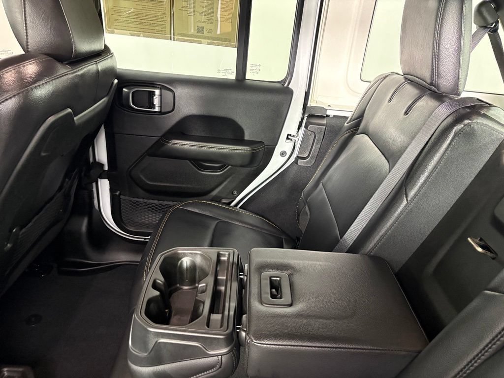 Used 2026 Jeep Wrangler Unlimited Sahara AWD/4WD image 14