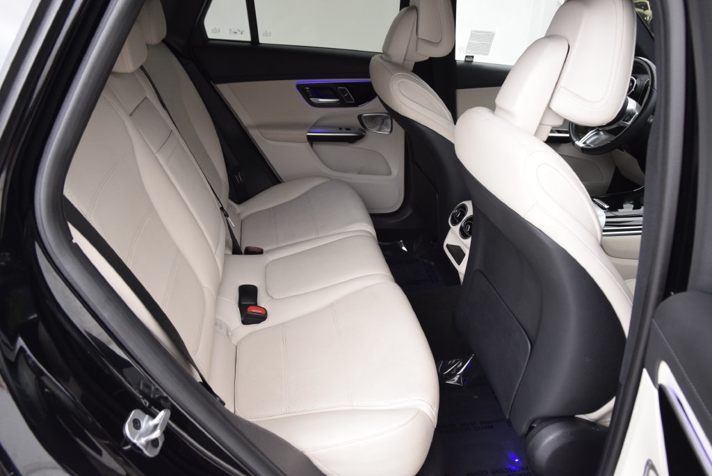 Used 2023 Mercedes-Benz GLC 300 image 18