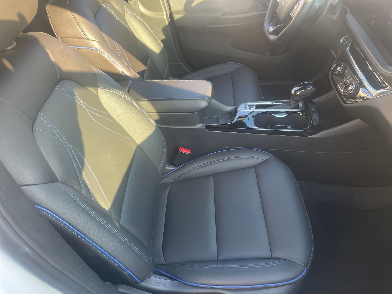 Used 2025 Buick Envista Sport Touring image 35