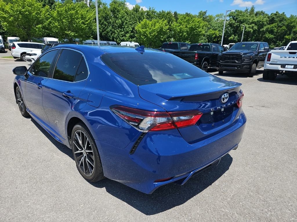 Used 2023 Toyota Camry SE FWD image 5