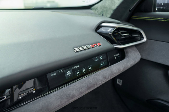 Used 2025 Ferrari 296 GTS RWD image 39