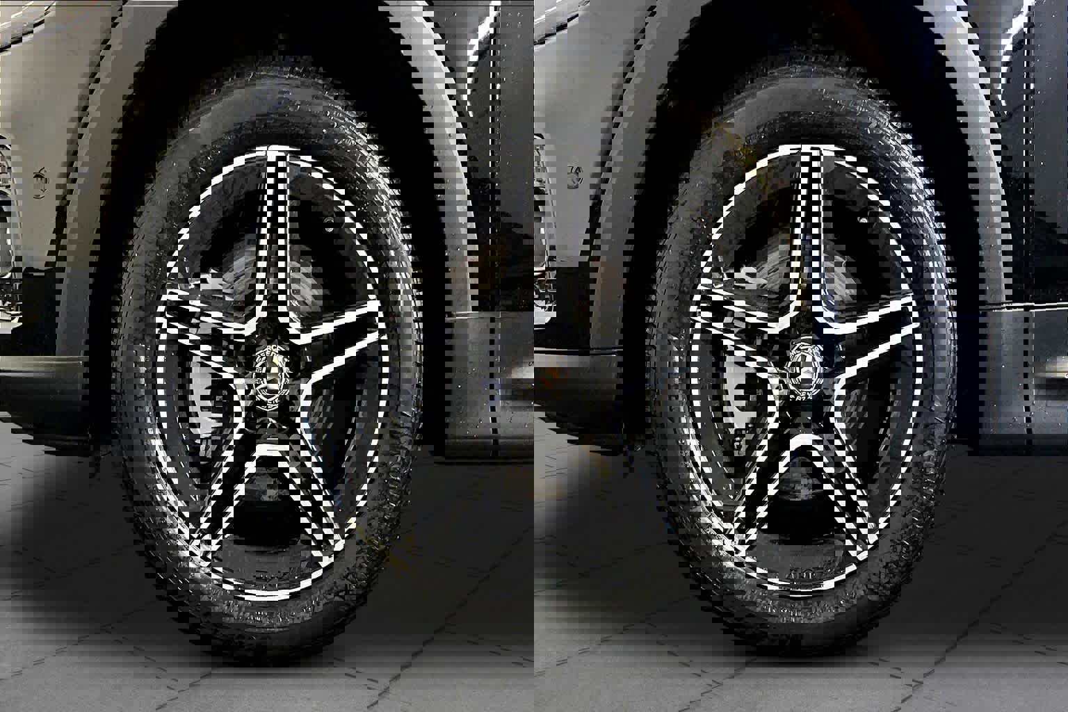 New 2026 Mercedes-Benz GLB 250 4MATIC image 17