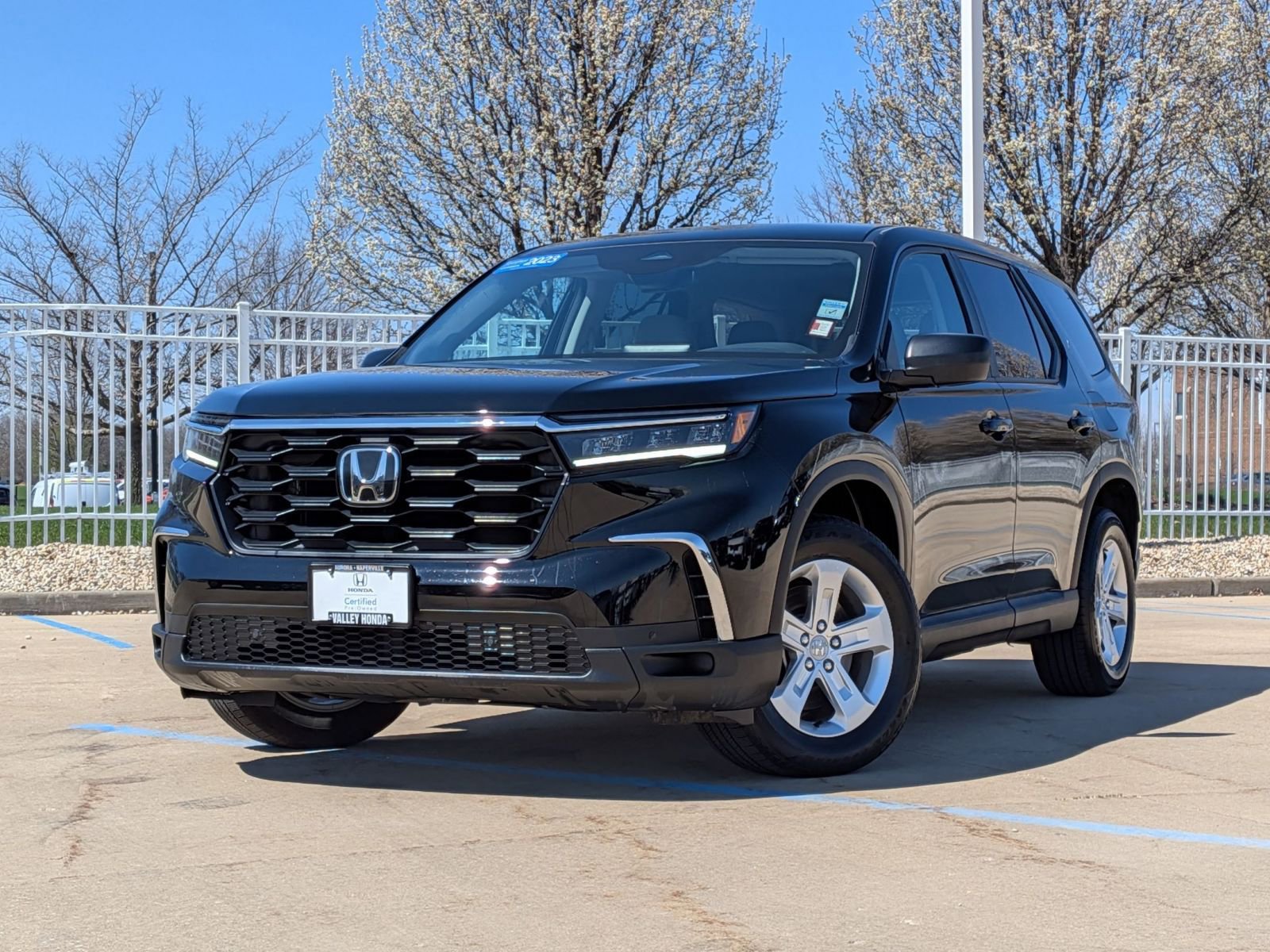 Certified 2023 Honda Pilot LX image 2