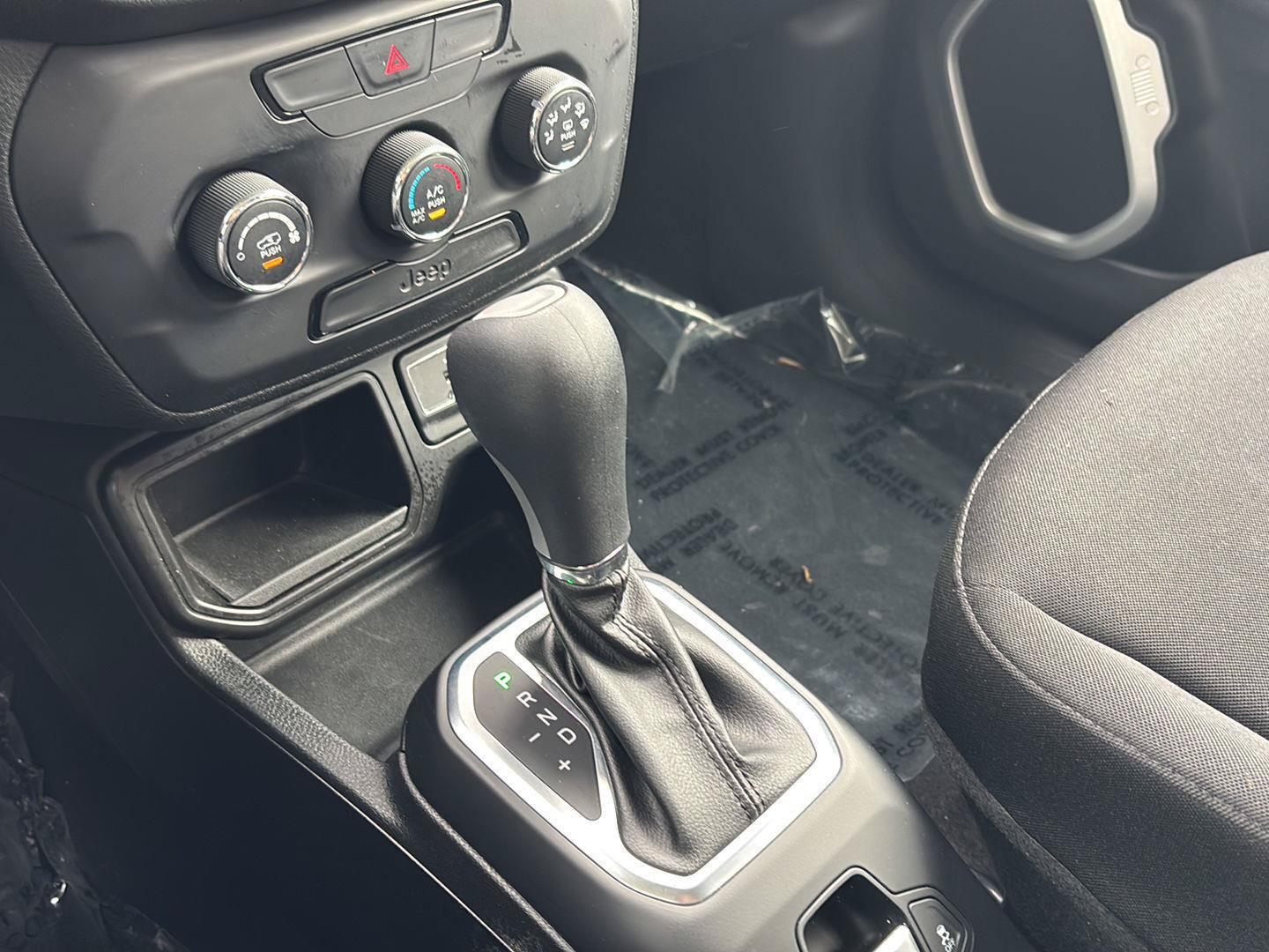 Used 2019 Jeep Renegade Sport FWD image 18