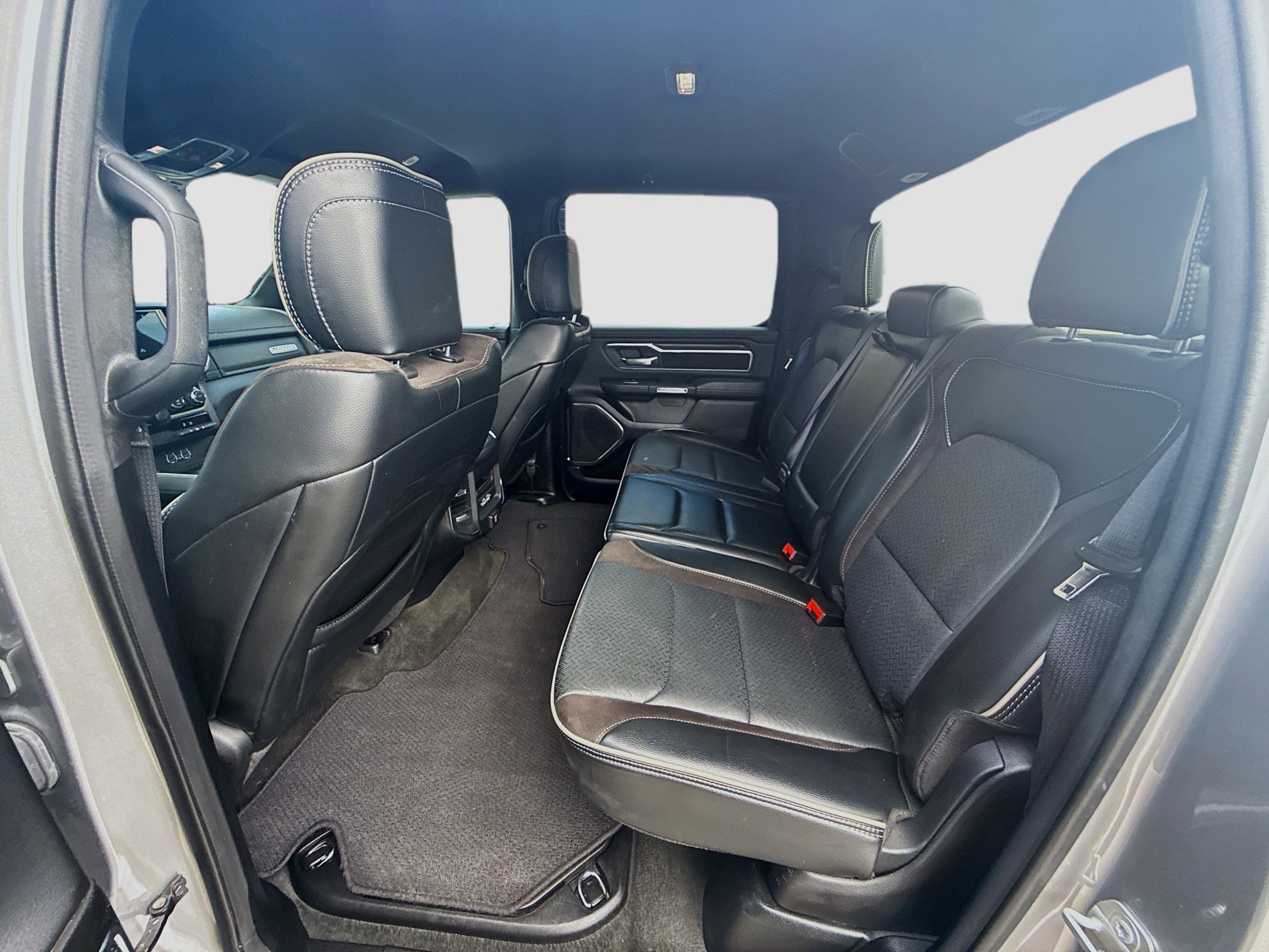 Used 2024 RAM 1500 Laramie RWD image 24