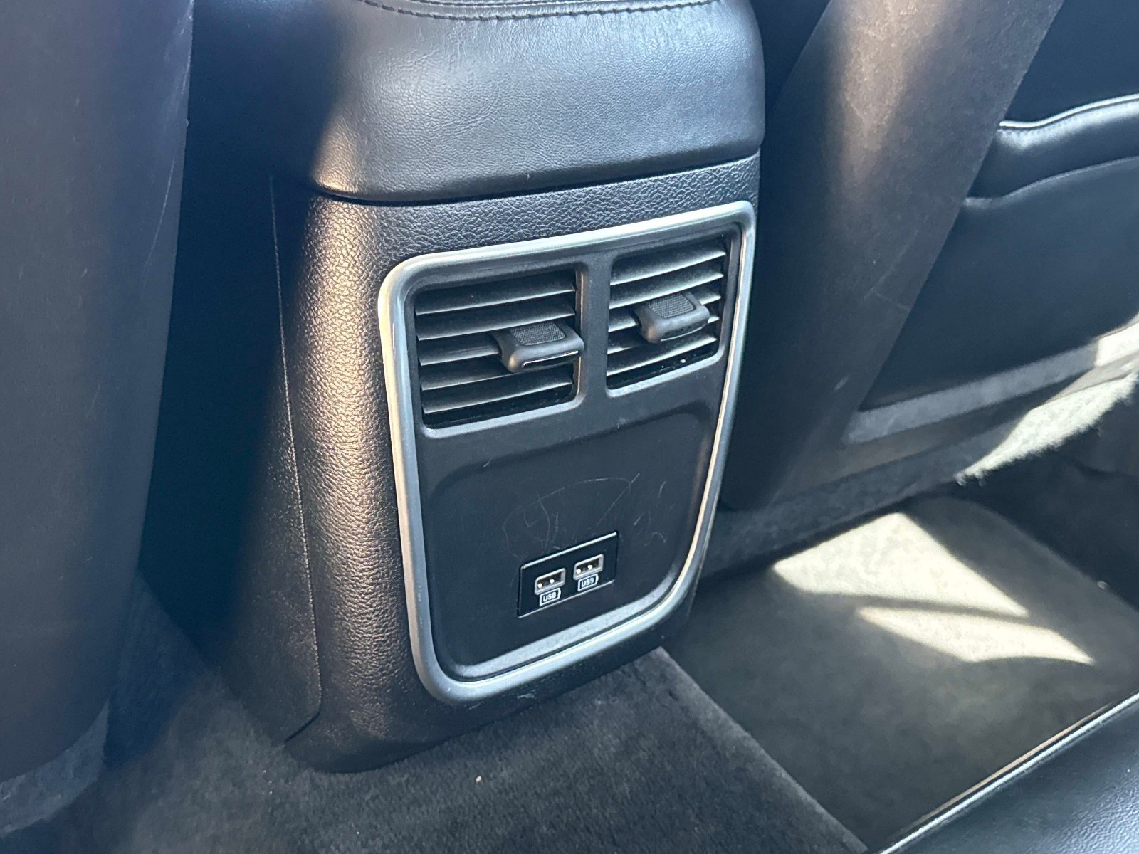 Used 2015 Chrysler 300 Limited w/ Driver Convenience Group image 12