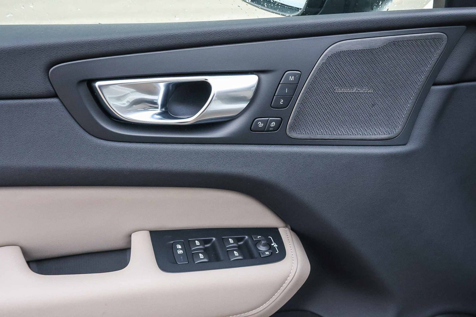 New 2026 Volvo XC60 B5 Plus w/ Climate Package PRO image 33