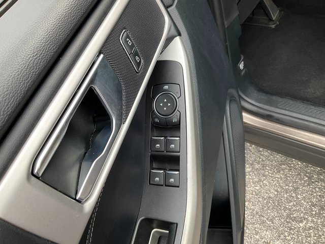 Used 2021 Ford Explorer XLT w/ Equipment Group 202A image 8