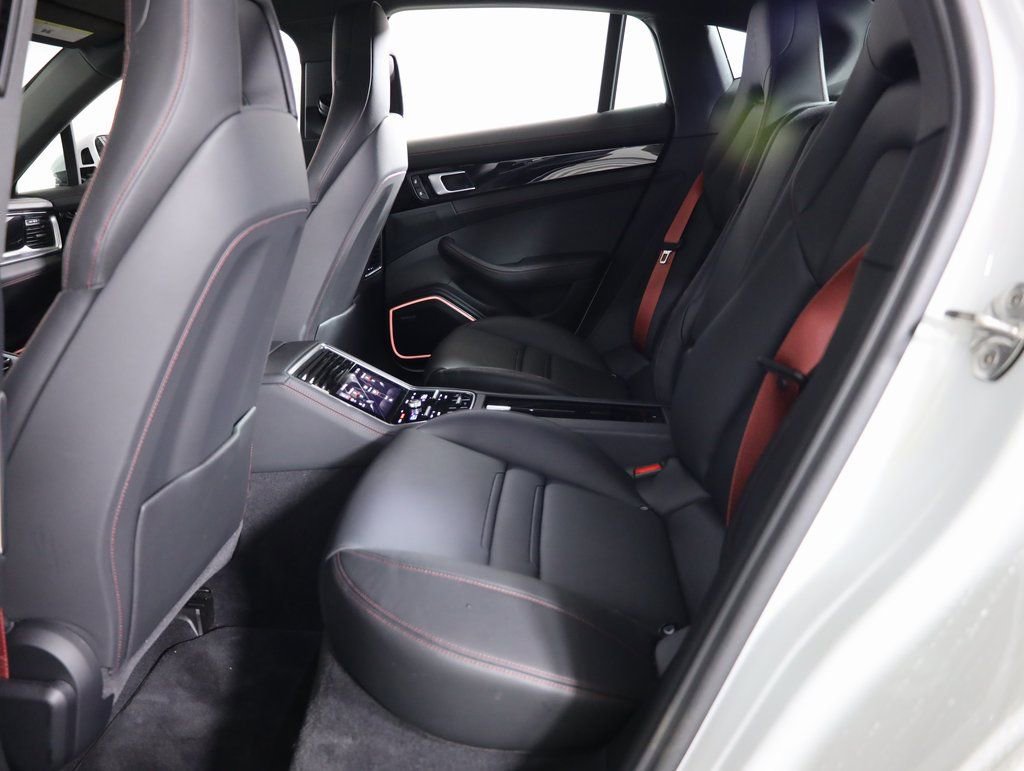 Used 2023 Porsche Panamera 4S image 50