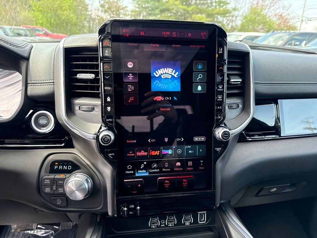 New 2026 RAM 1500 Laramie AWD/4WD image 12