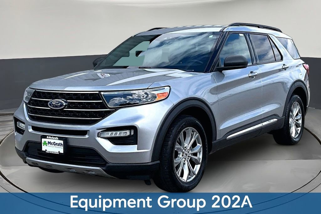 Used 2020 Ford Explorer XLT w/ Equipment Group 202A image 3