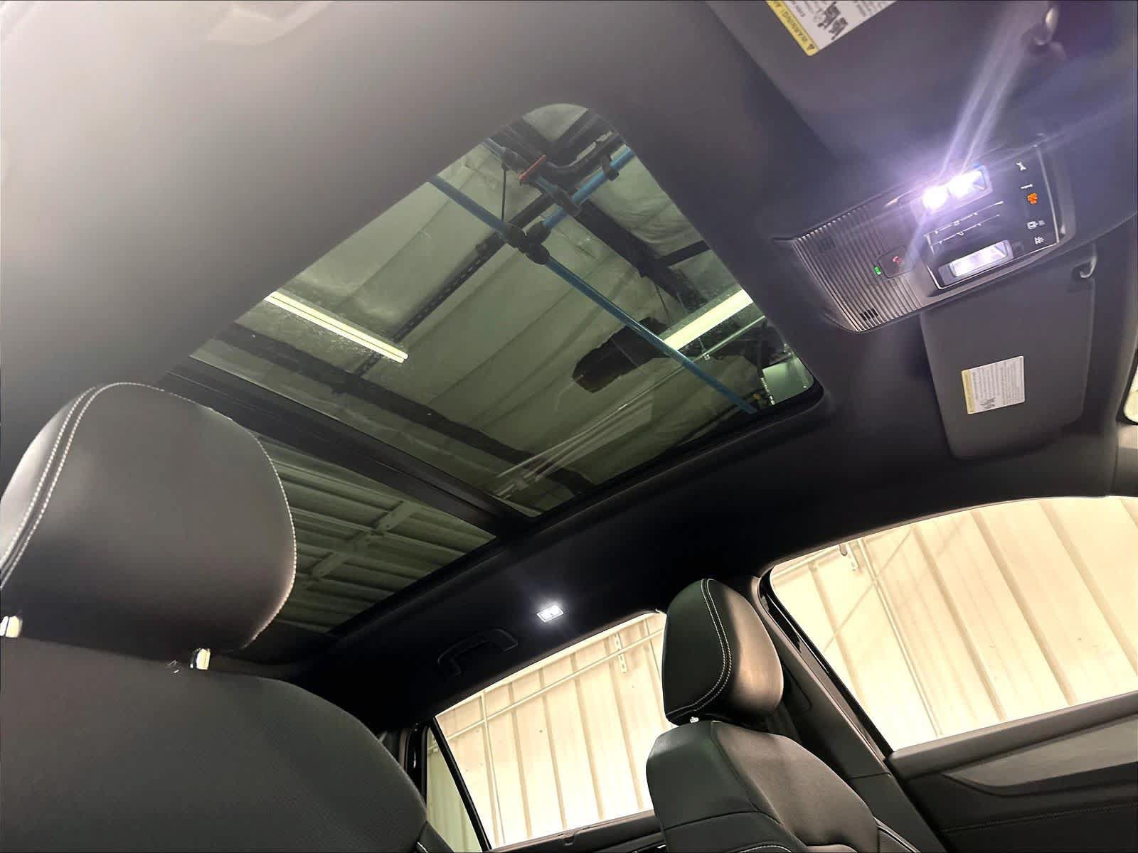 Certified 2026 Volkswagen Atlas Cross Sport SE w/ Panoramic Sunroof Package AWD/4WD image 30
