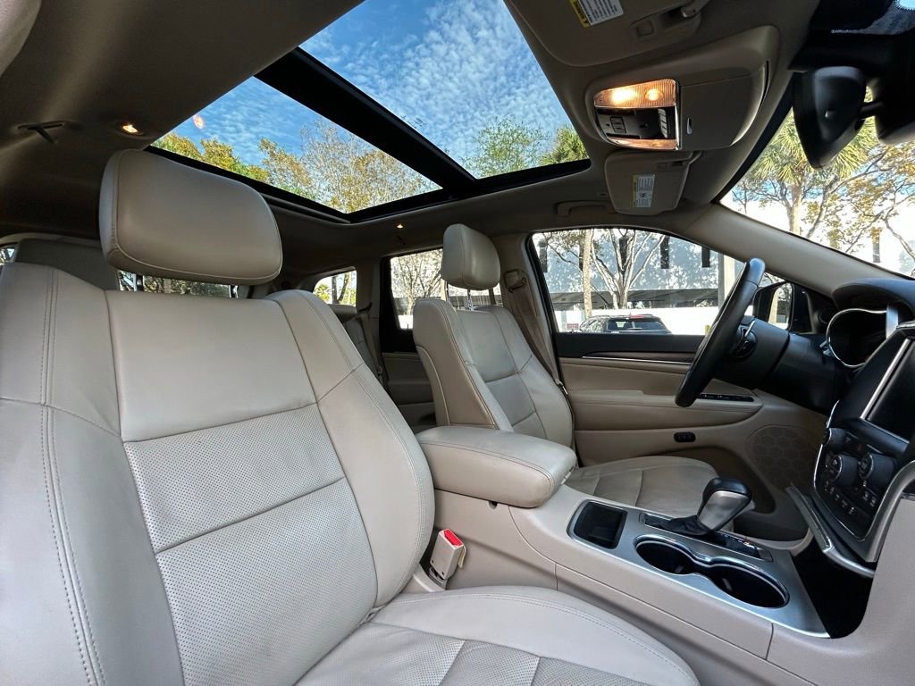 Used 2017 Jeep Grand Cherokee Limited w/ Luxury Group II image 30