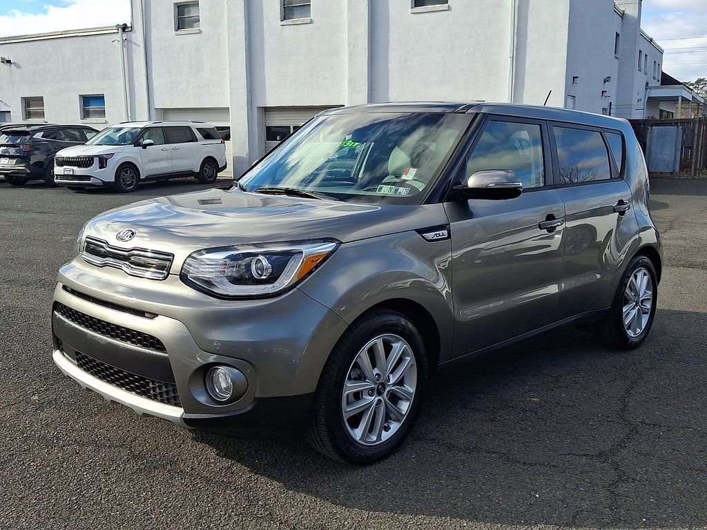 Certified 2019 Kia Soul + w/ Primo Package image 3