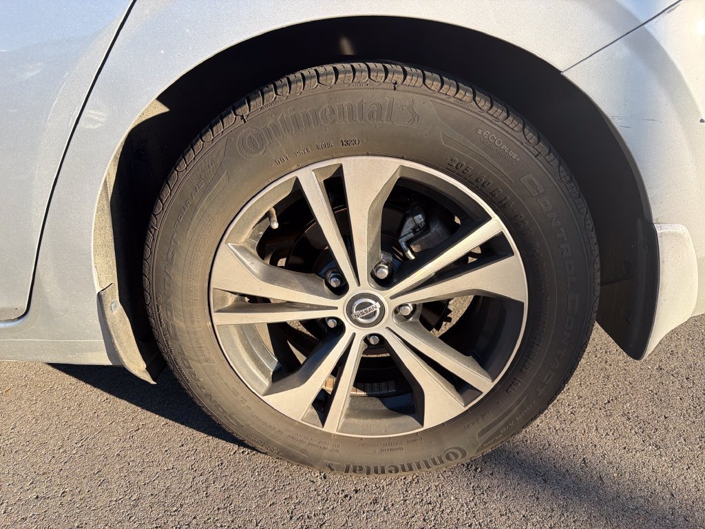 Used 2022 Nissan Sentra SV FWD image 5