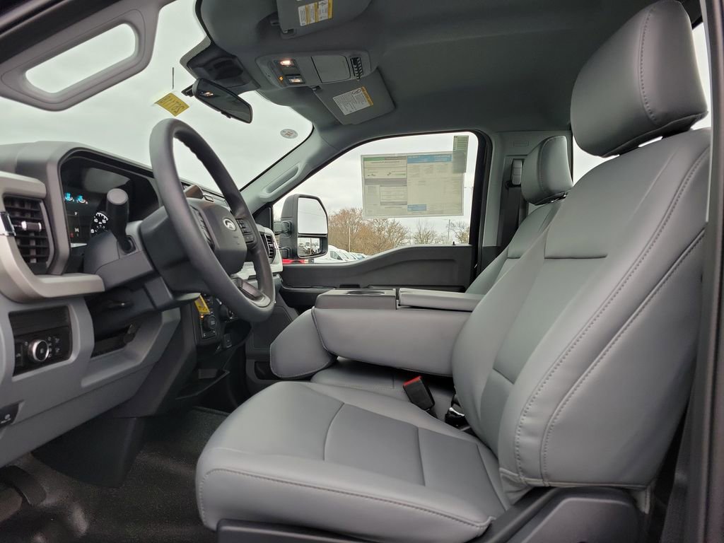 New 2026 Ford F250 XL w/ XL Off-Road Package image 13