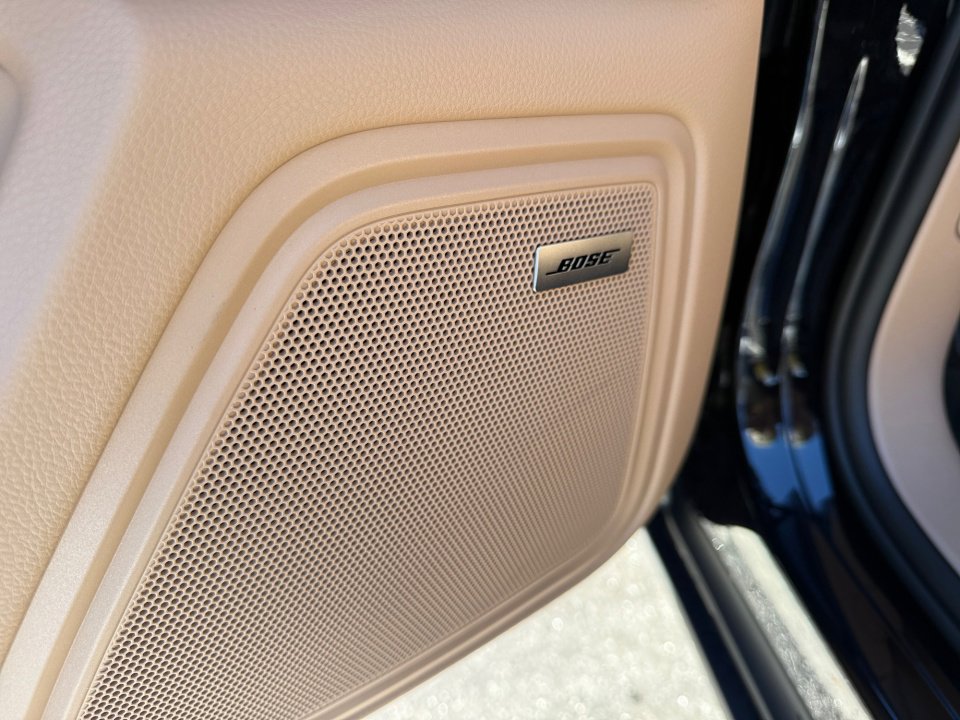 New 2026 Porsche Macan image 22