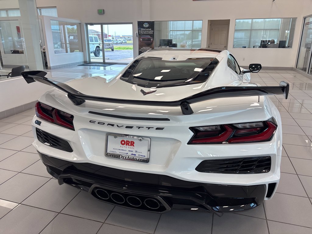 New 2026 Chevrolet Corvette Z06 w/ Z07 Performance Package RWD image 3
