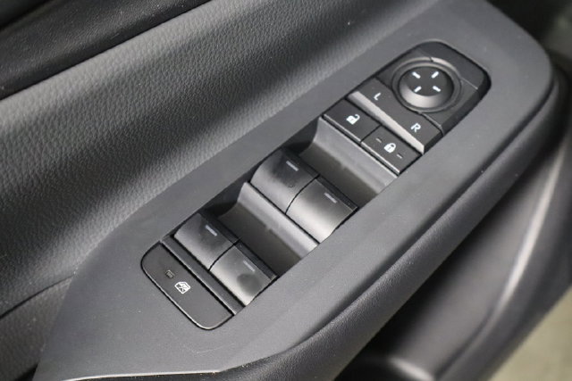 Used 2025 Toyota Prius LE FWD image 24