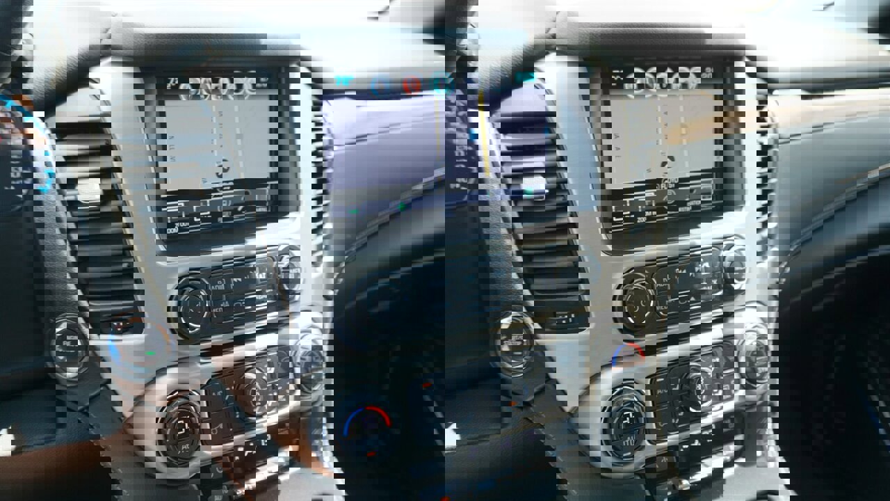 Used 2018 GMC Yukon Denali image 21