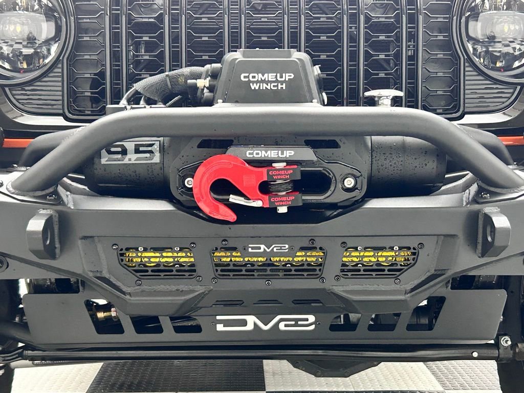 Certified 2025 Jeep Wrangler Willys image 4