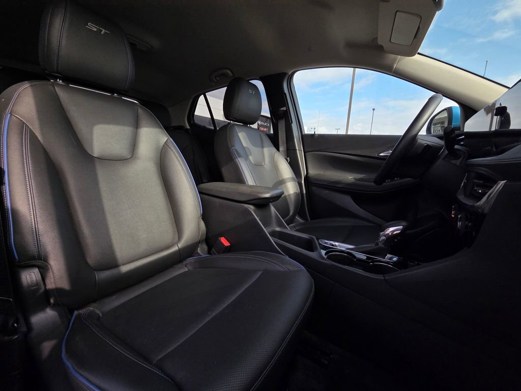 Used 2025 Buick Encore GX Sport Touring w/ Comfort Package image 28