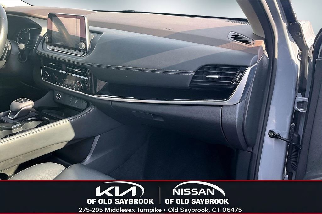 Used 2023 Nissan Rogue SL image 26