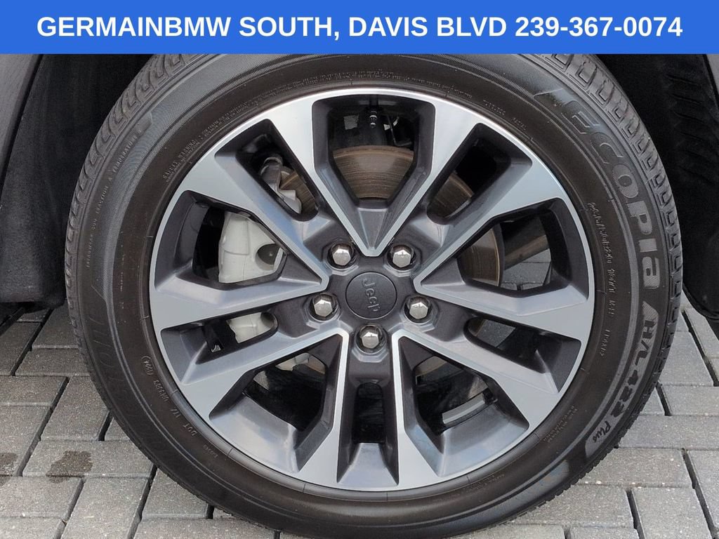 Used 2024 Jeep Grand Cherokee Overland w/ Trailer Tow Package AWD/4WD image 12