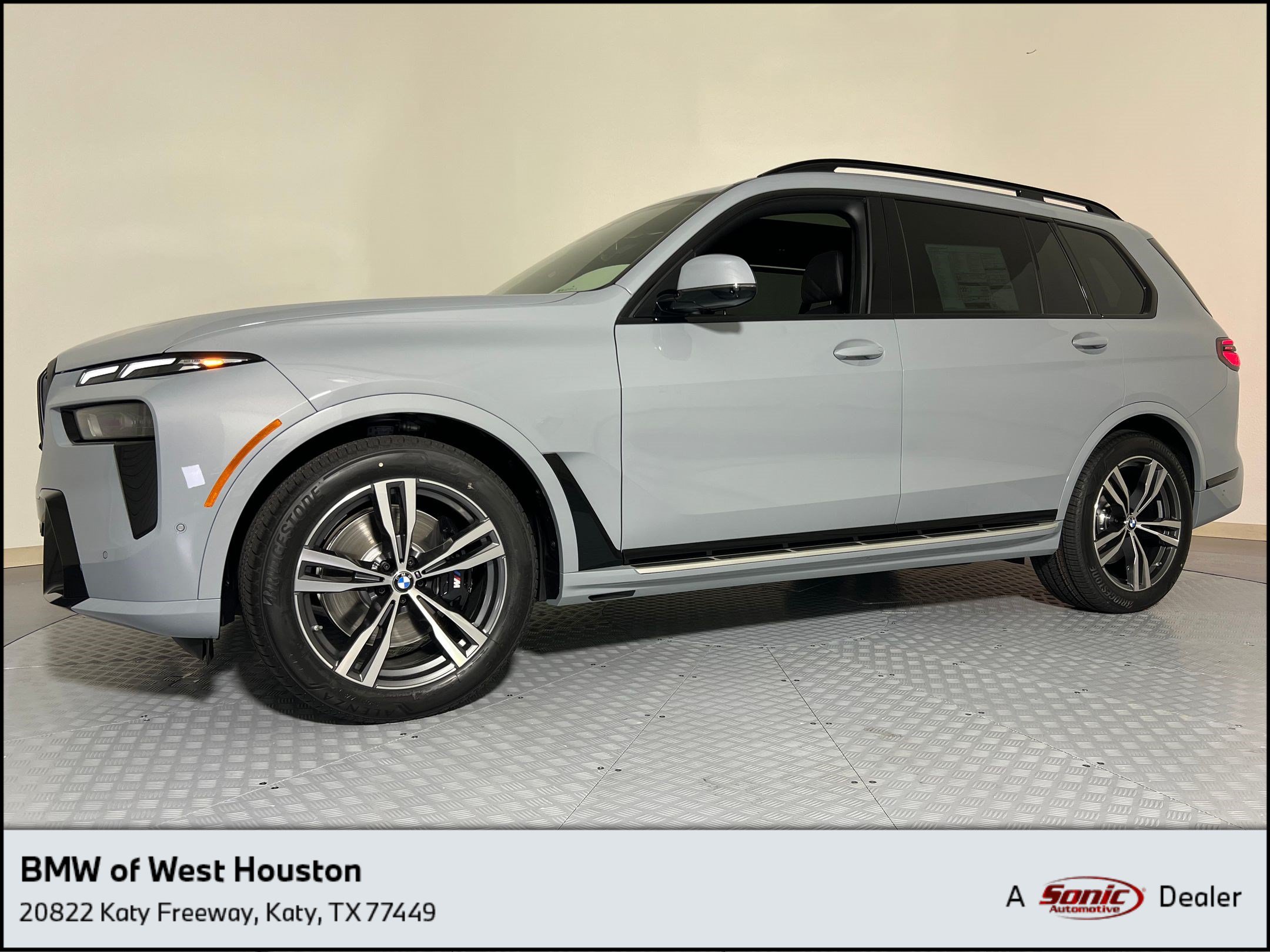 Used 2026 BMW X7 xDrive40i w/ M Sport Package AWD/4WD image 1